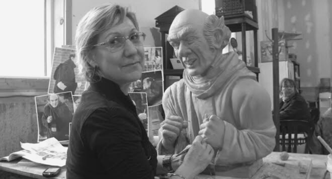Lucie Fournier - chef sculptrice, mouleuse et plâtrière